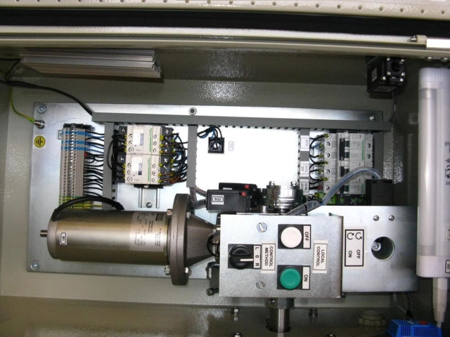 Venkovní a vnitřní, ruční a elektromotorové pohony