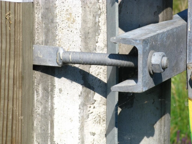 Indoor and outdoor, hand or motor drives