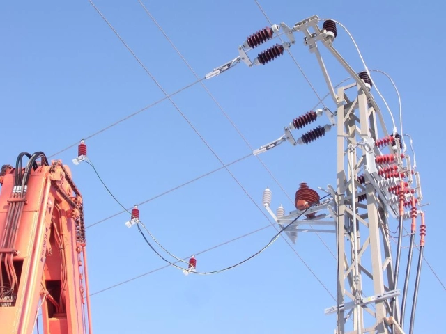 Venkovní a vnitřní, ruční a elektromotorové pohony