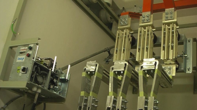 Indoor and outdoor, hand or motor drives